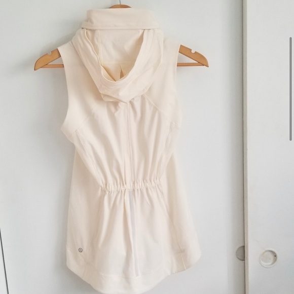 White/ cream lululemon Go the distance vest - Picture 6 of 7